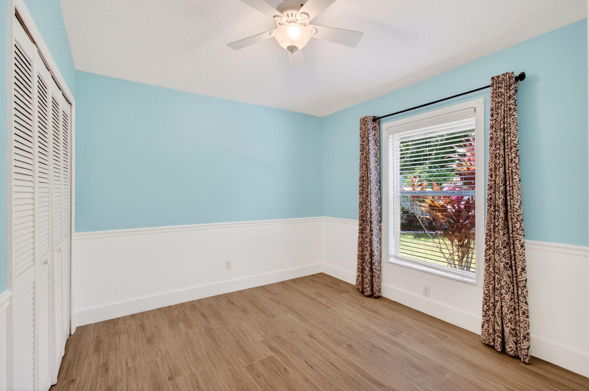 DELRAY LAKES - Residential