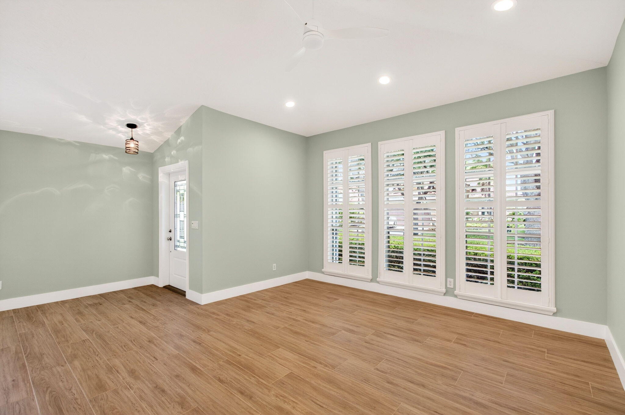 DELRAY LAKES - Residential