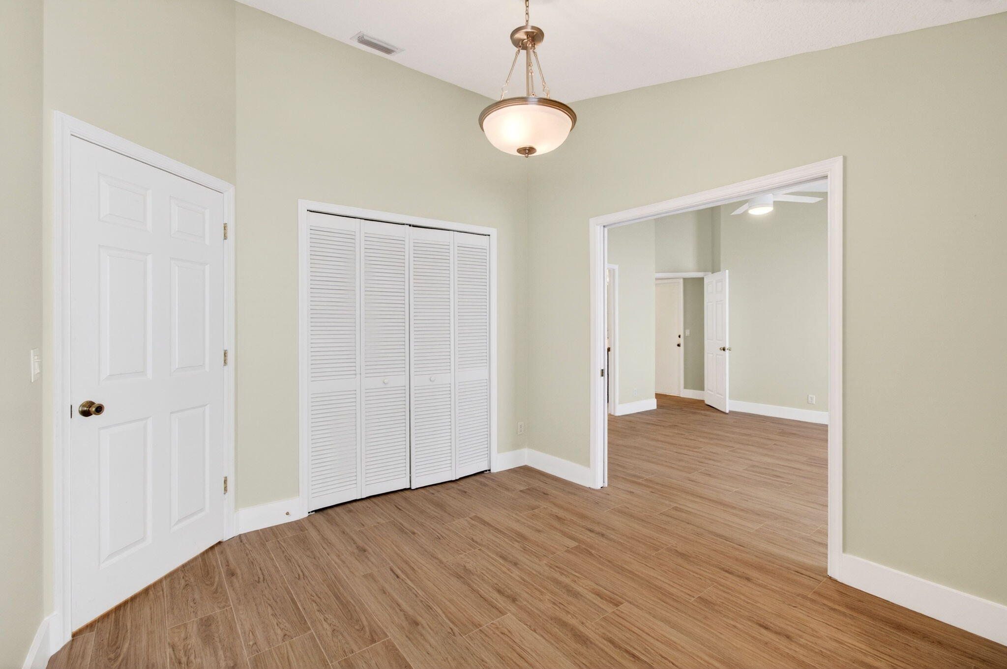 DELRAY LAKES - Residential