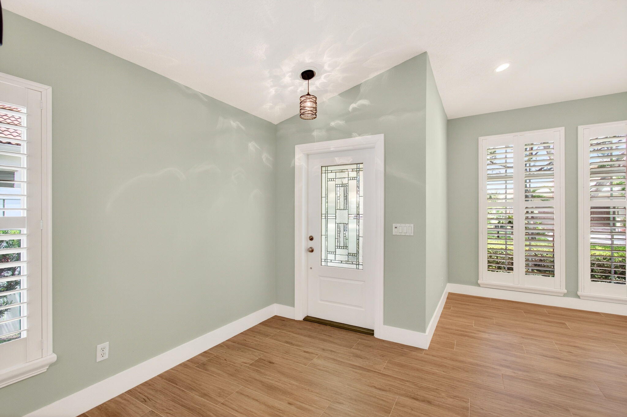 DELRAY LAKES - Residential