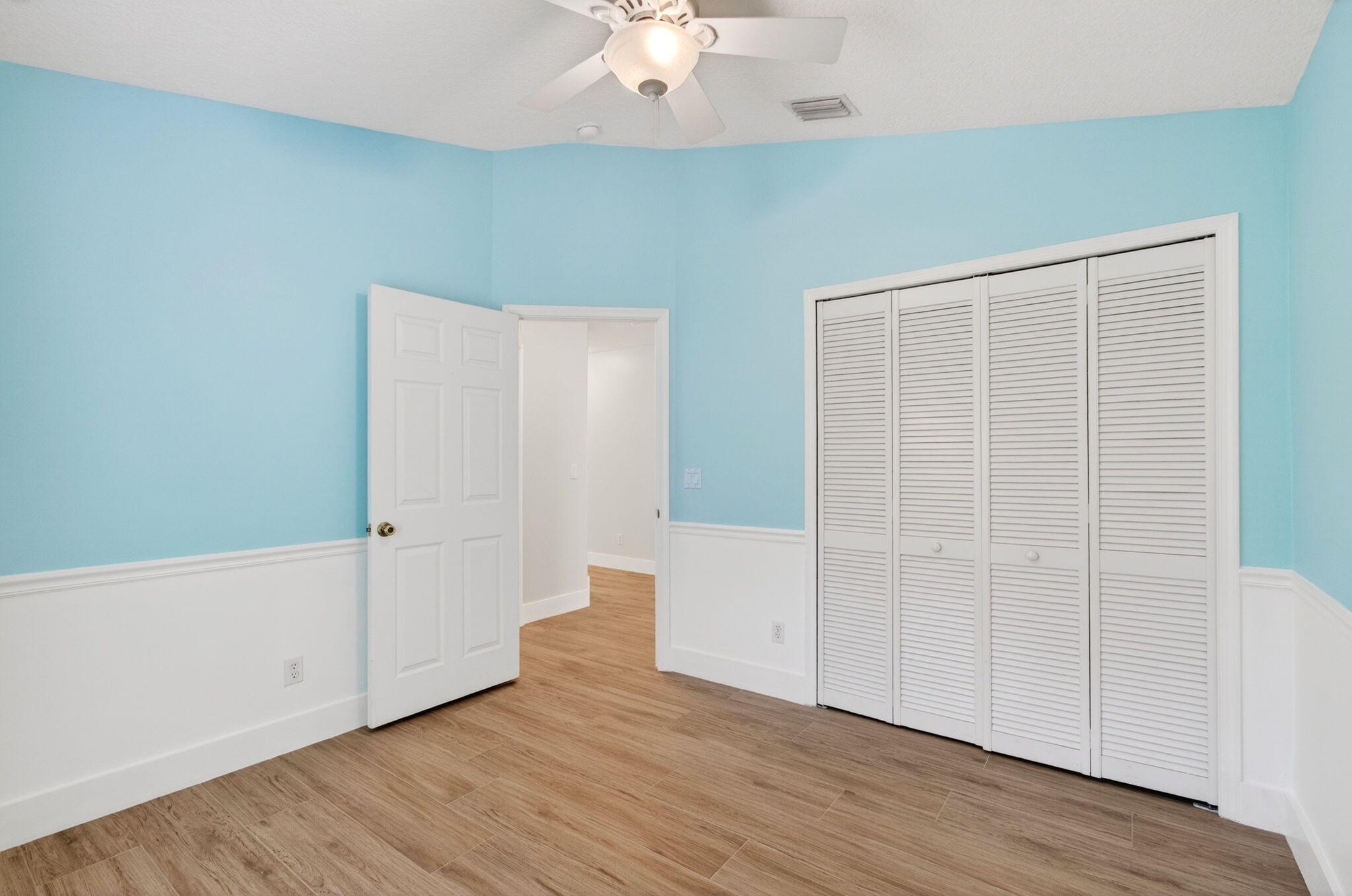 DELRAY LAKES - Residential