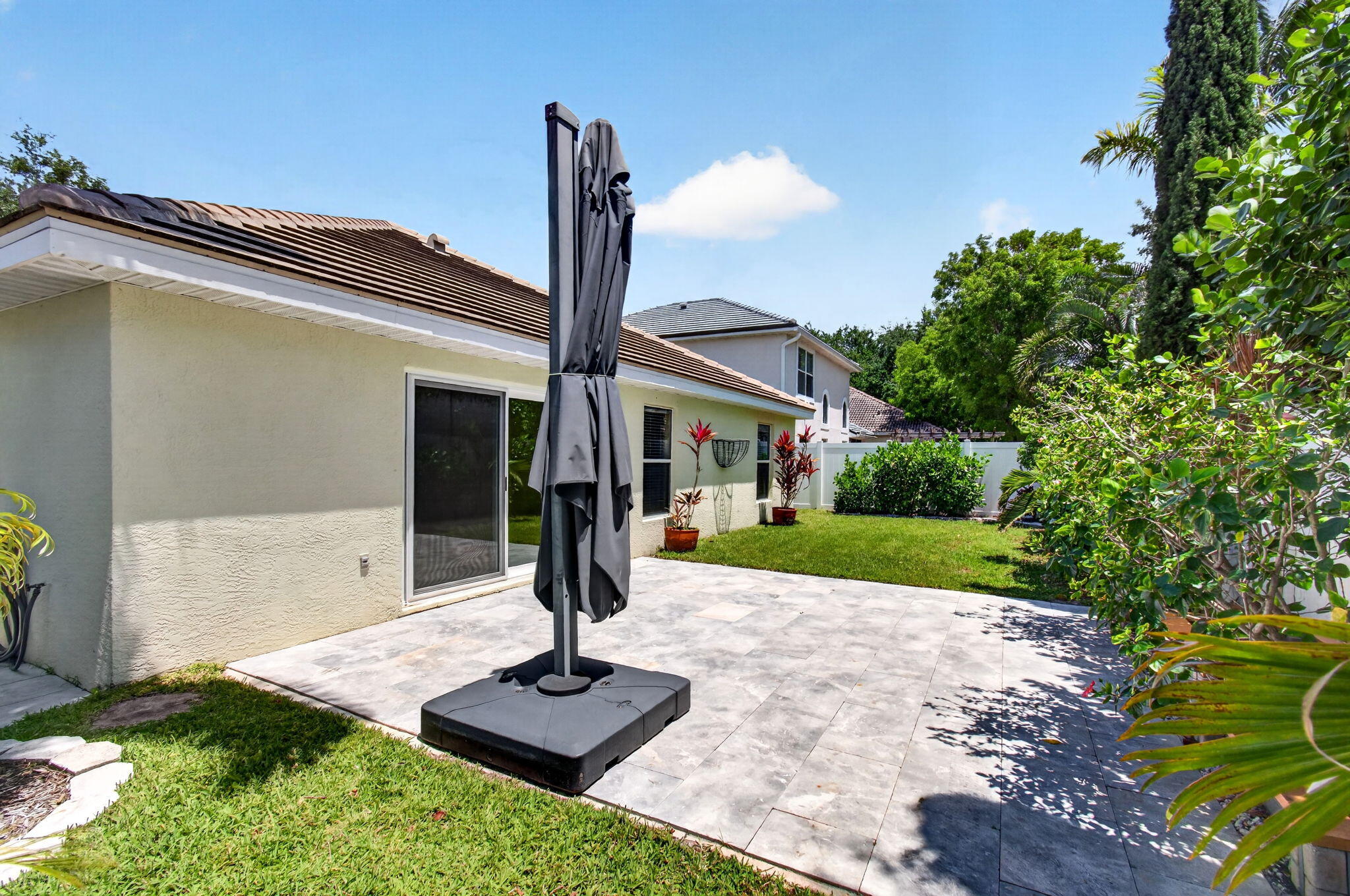 DELRAY LAKES - Residential