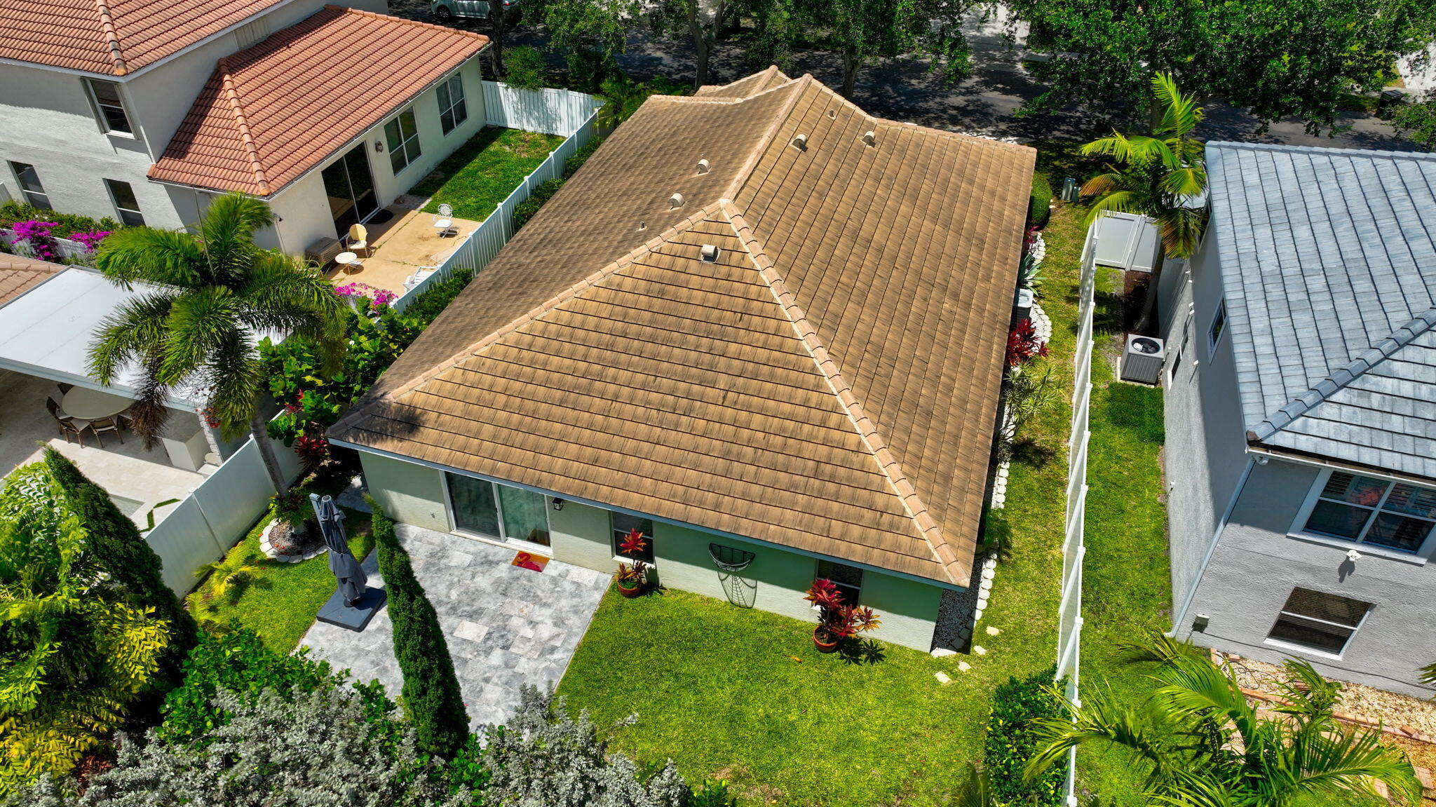 DELRAY LAKES - Residential