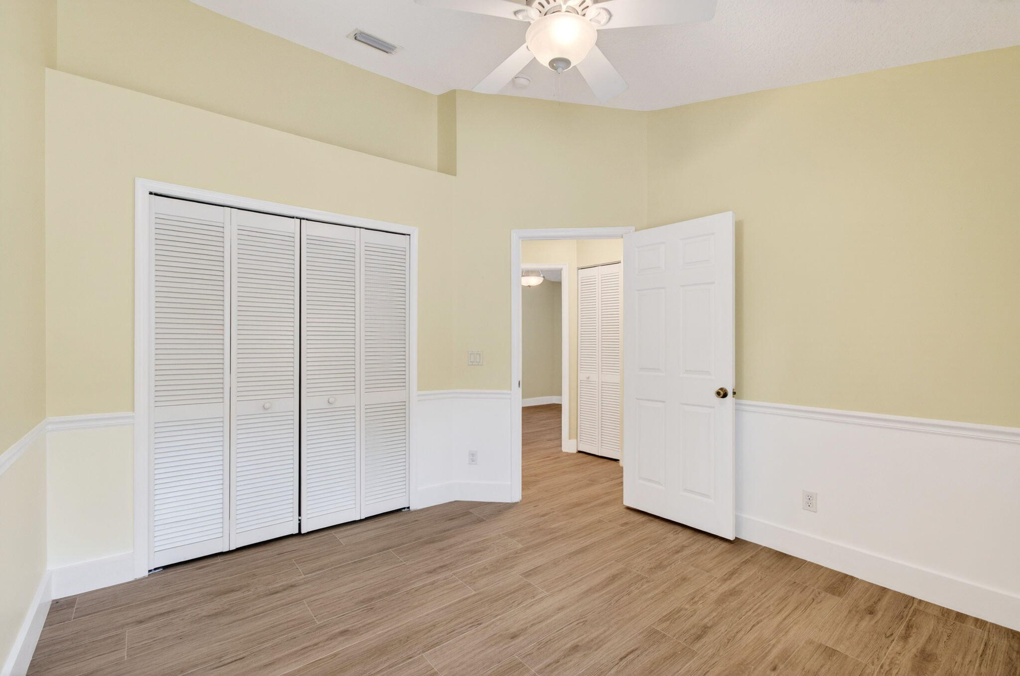 DELRAY LAKES - Residential