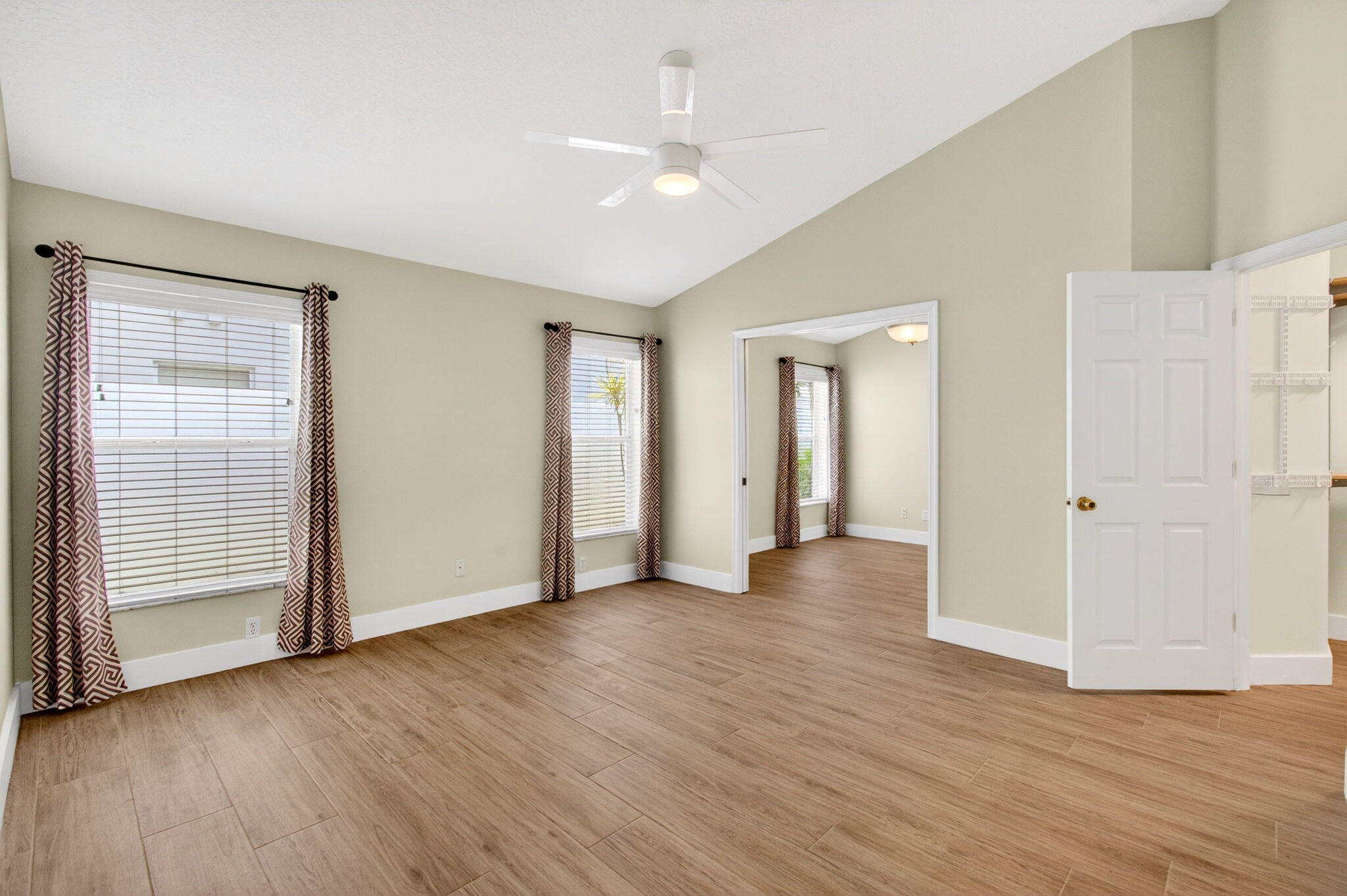 DELRAY LAKES - Residential