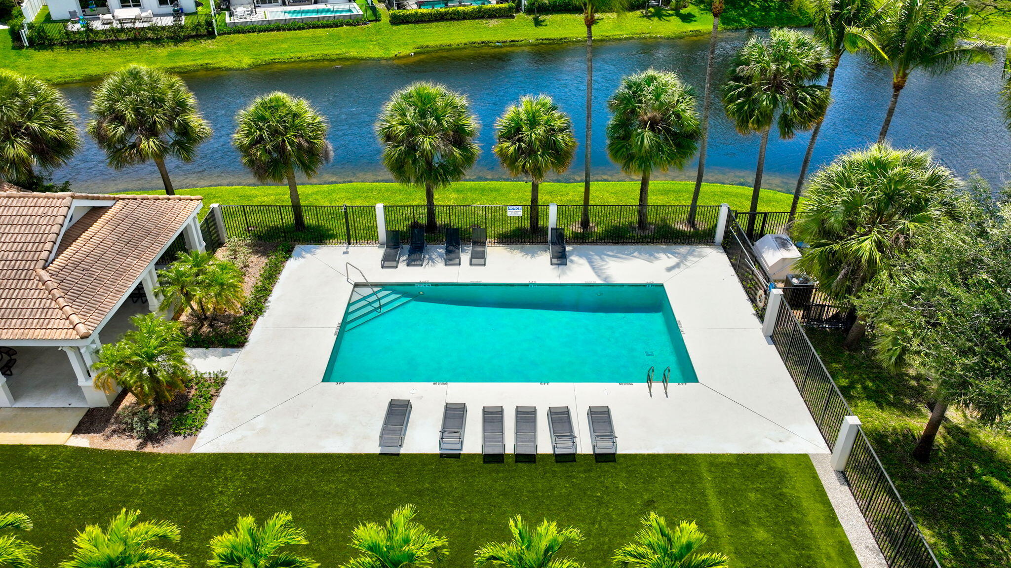DELRAY LAKES - Residential