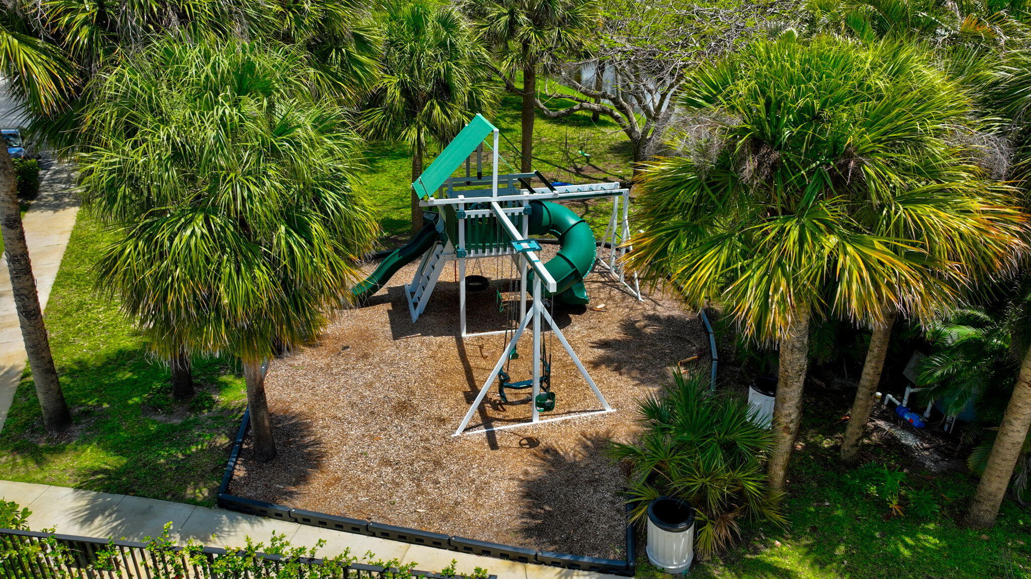 DELRAY LAKES - Residential