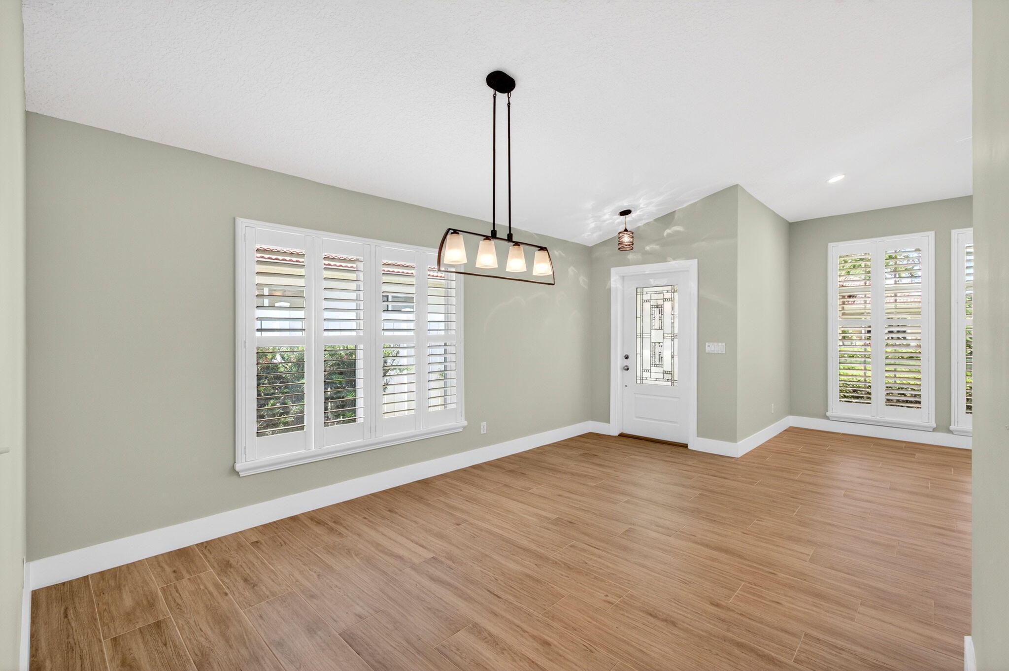 DELRAY LAKES - Residential