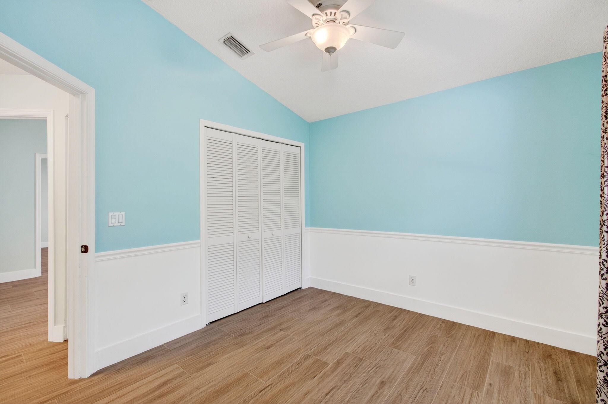 DELRAY LAKES - Residential