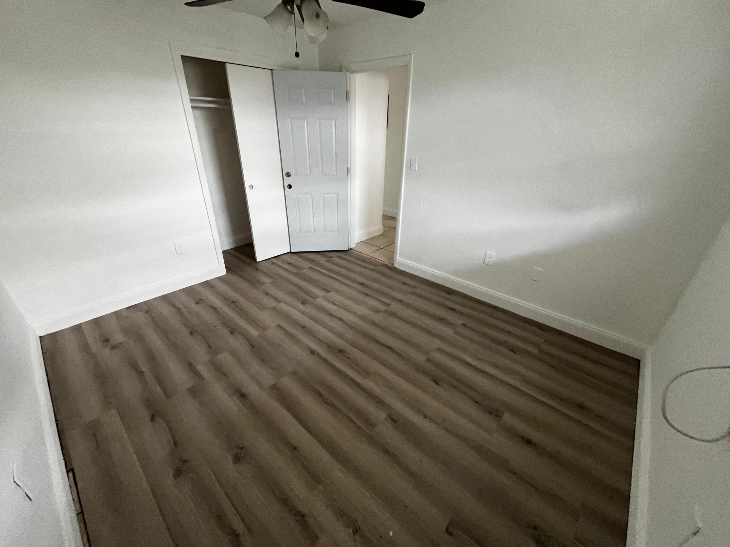 DE LEON PARK - Residential Lease