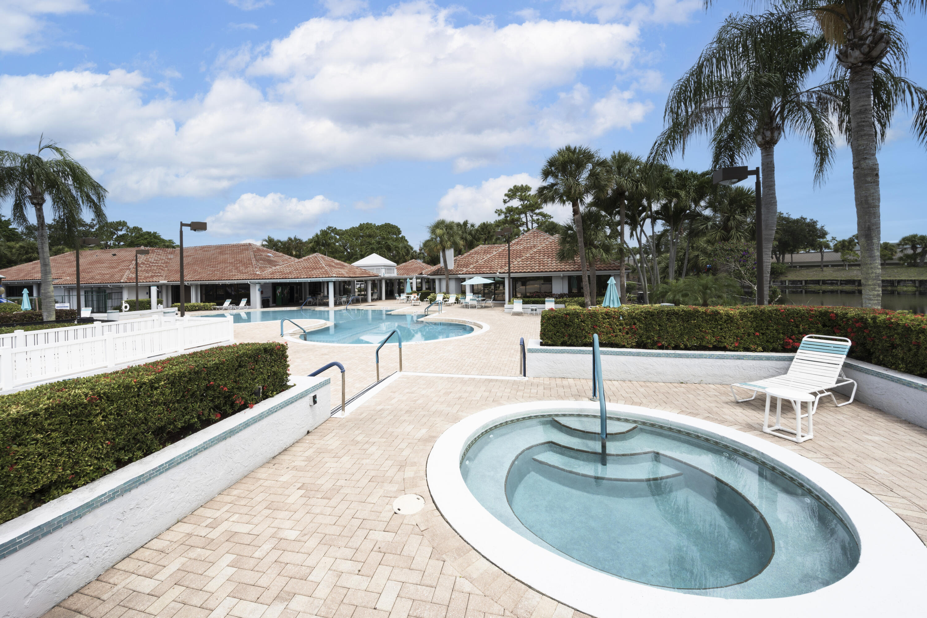 RIVER BRIDGE PAR 2F - Residential