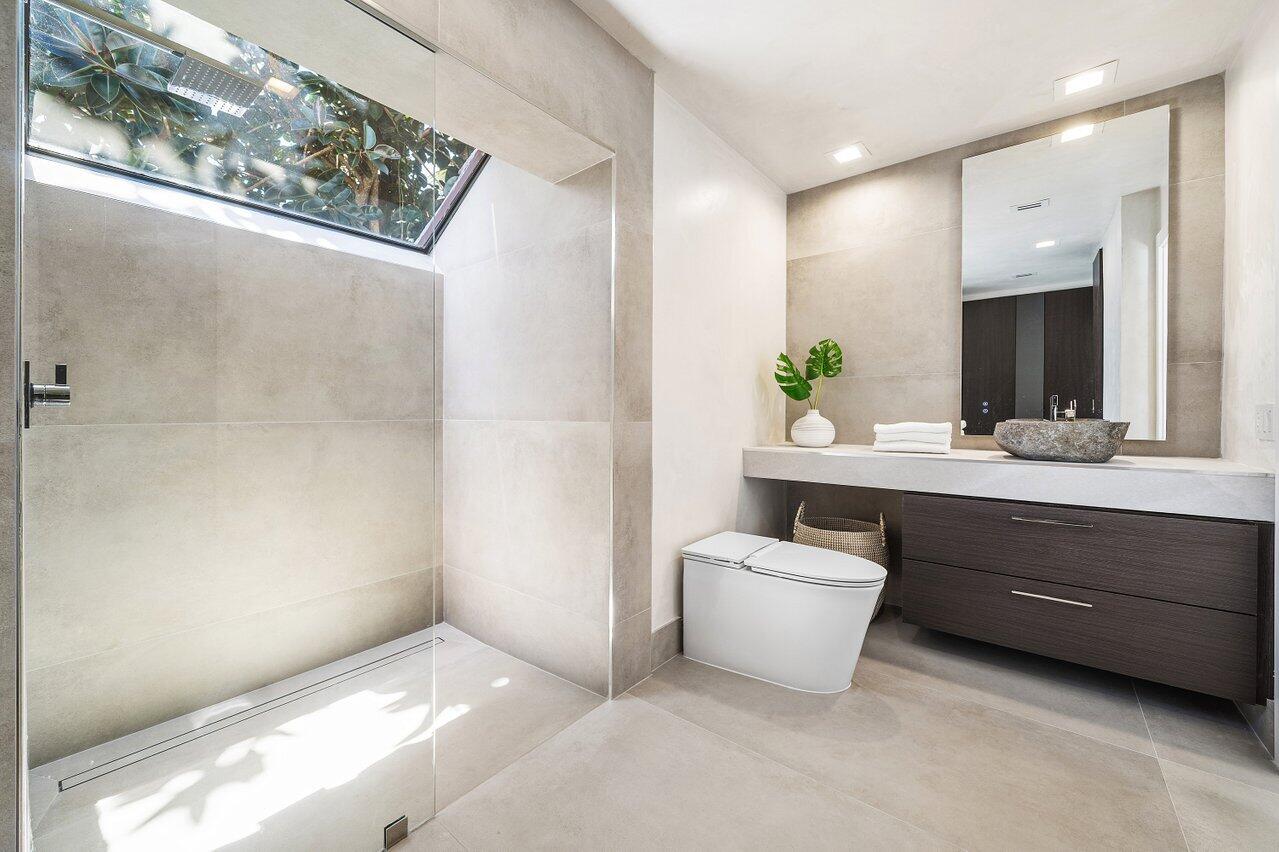 BREAKERS WEST 5 - Residential