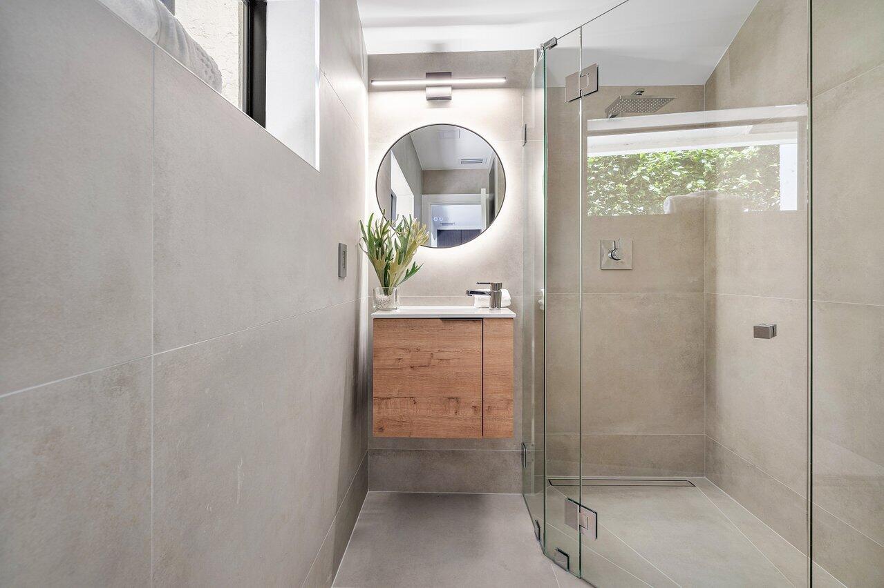BREAKERS WEST 5 - Residential