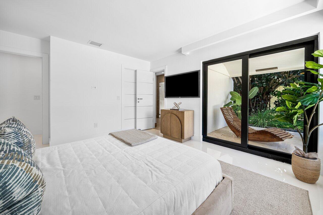 BREAKERS WEST 5 - Residential