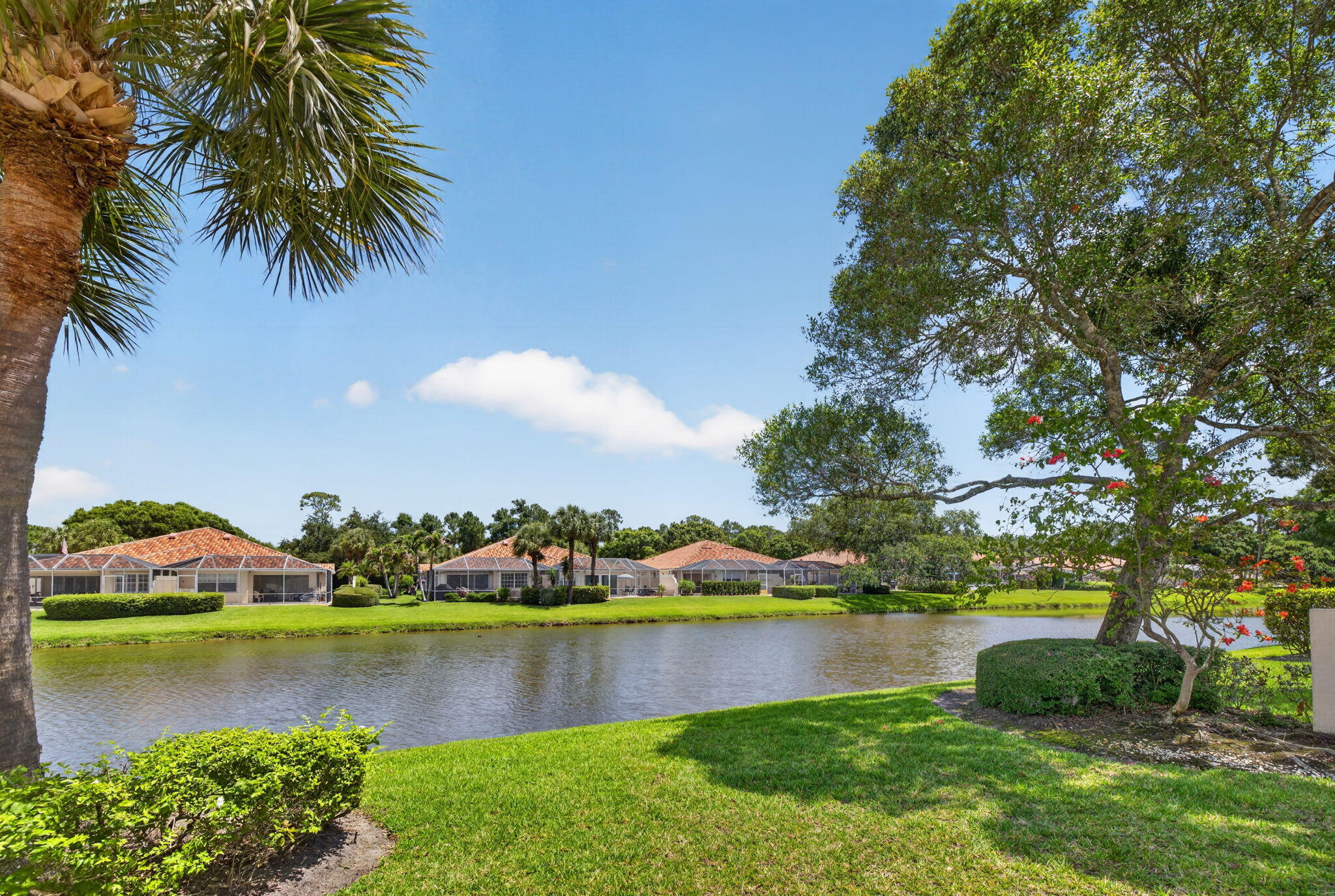 CYPRESS LAKE - Residential