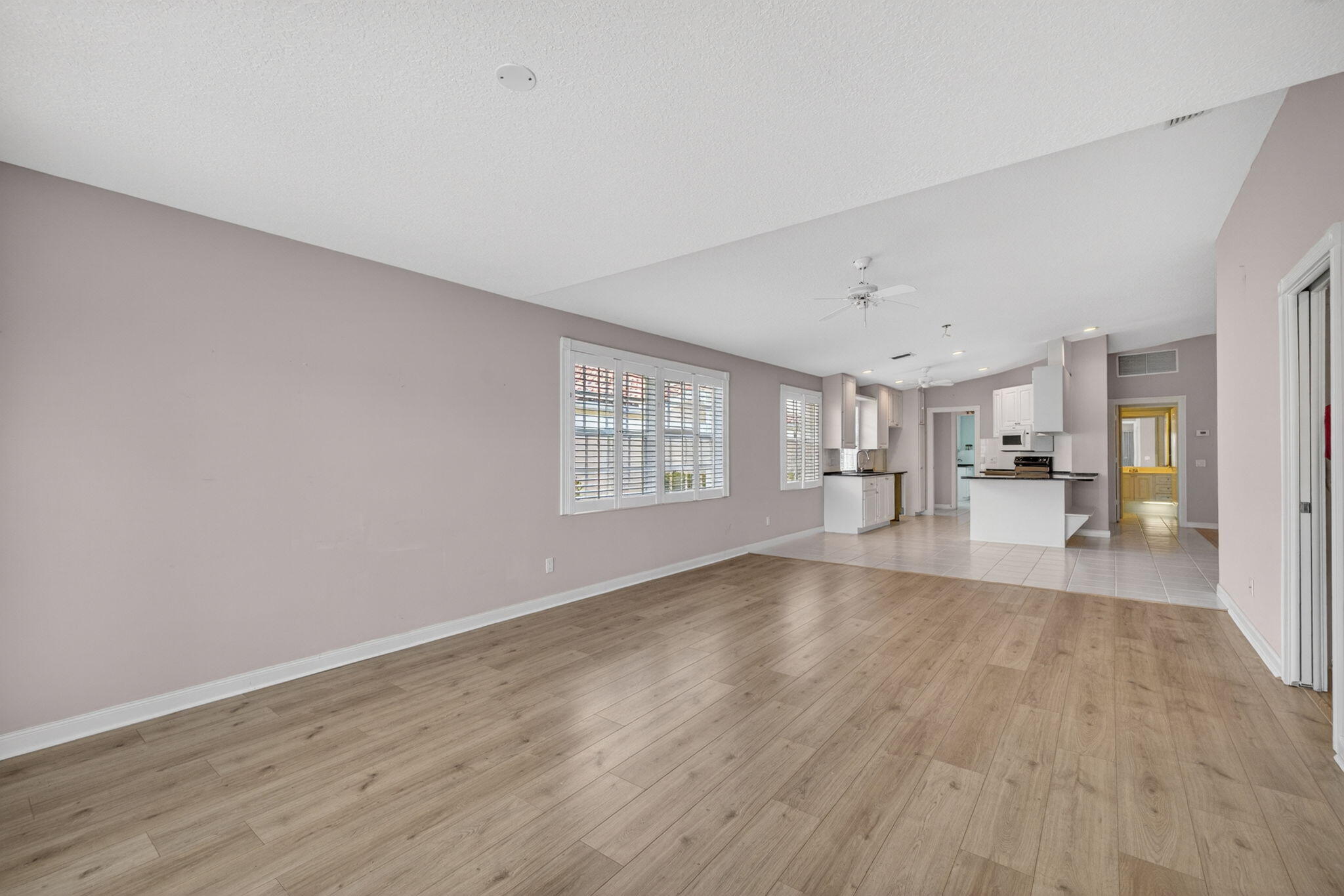 CYPRESS LAKE - Residential