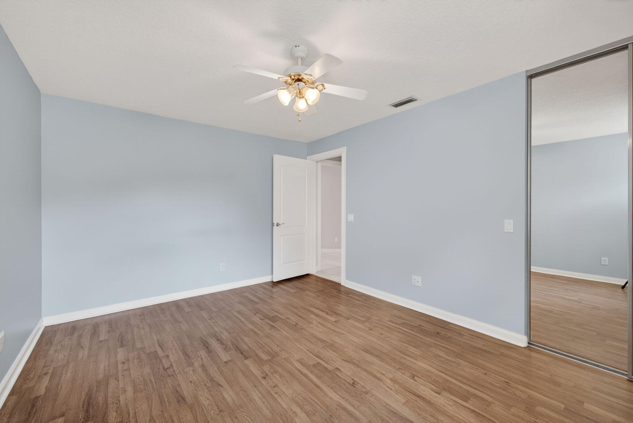 CYPRESS LAKE - Residential