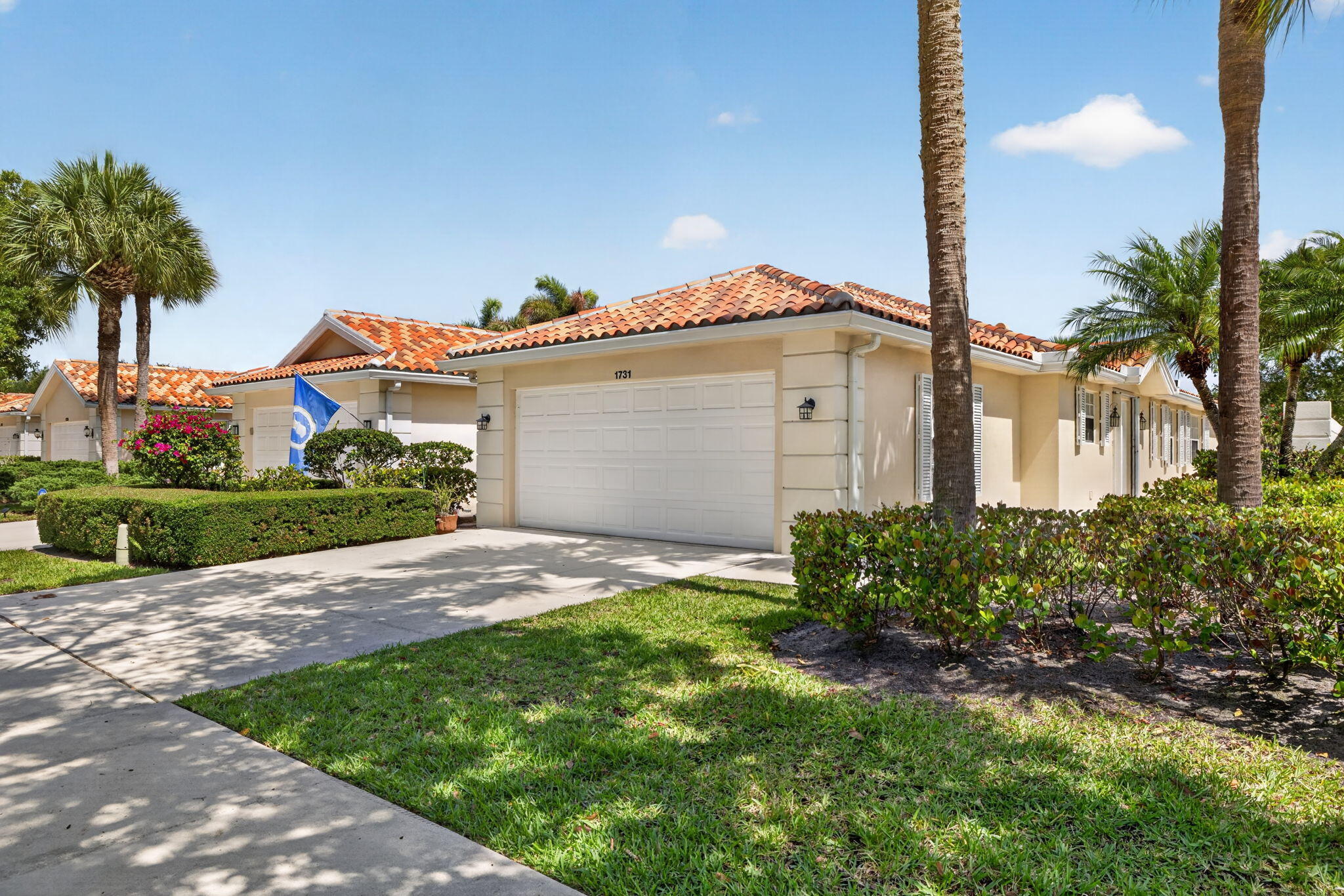 CYPRESS LAKE - Residential