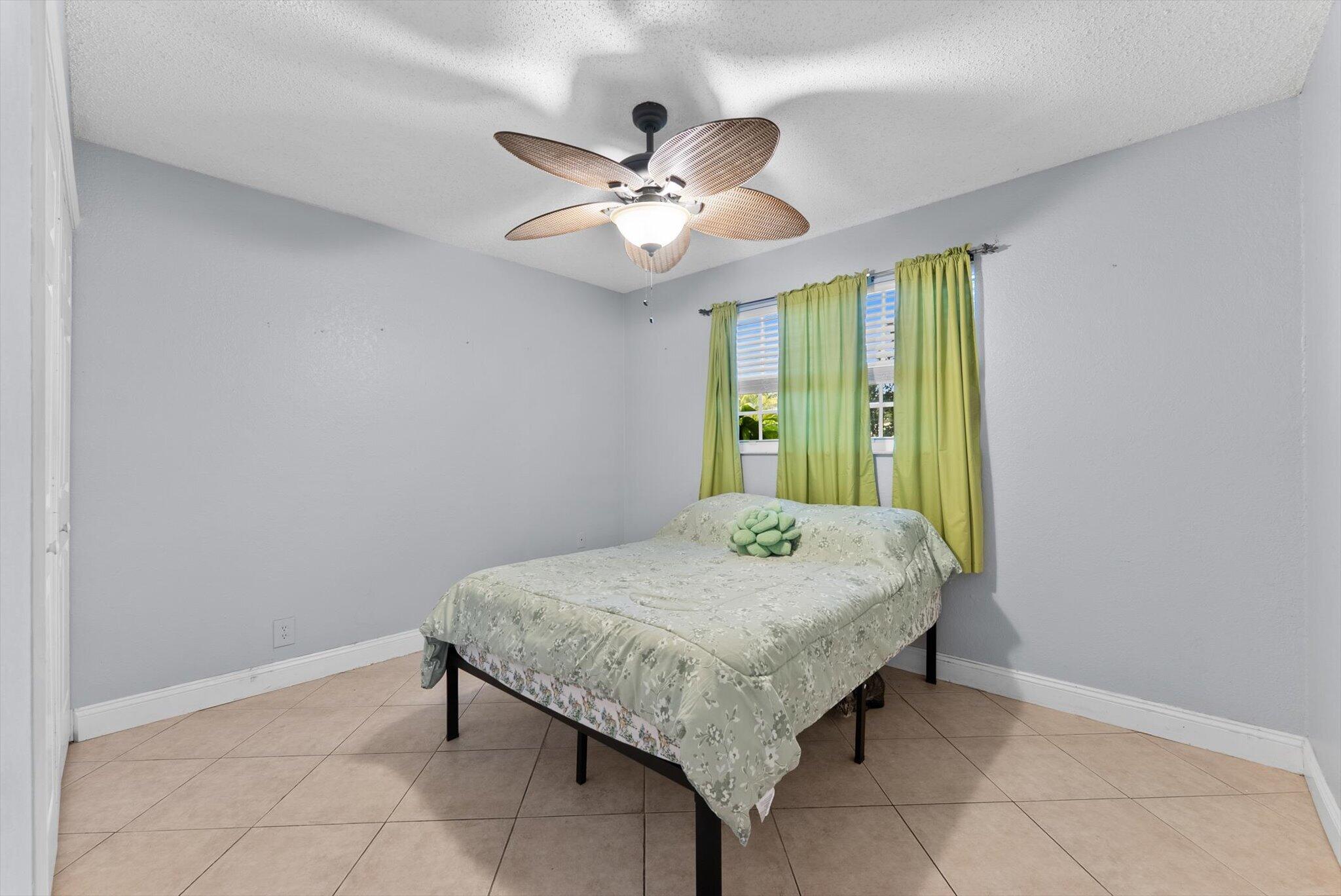 ROLLING GREEN RIDGE 1ST ADD - Residential