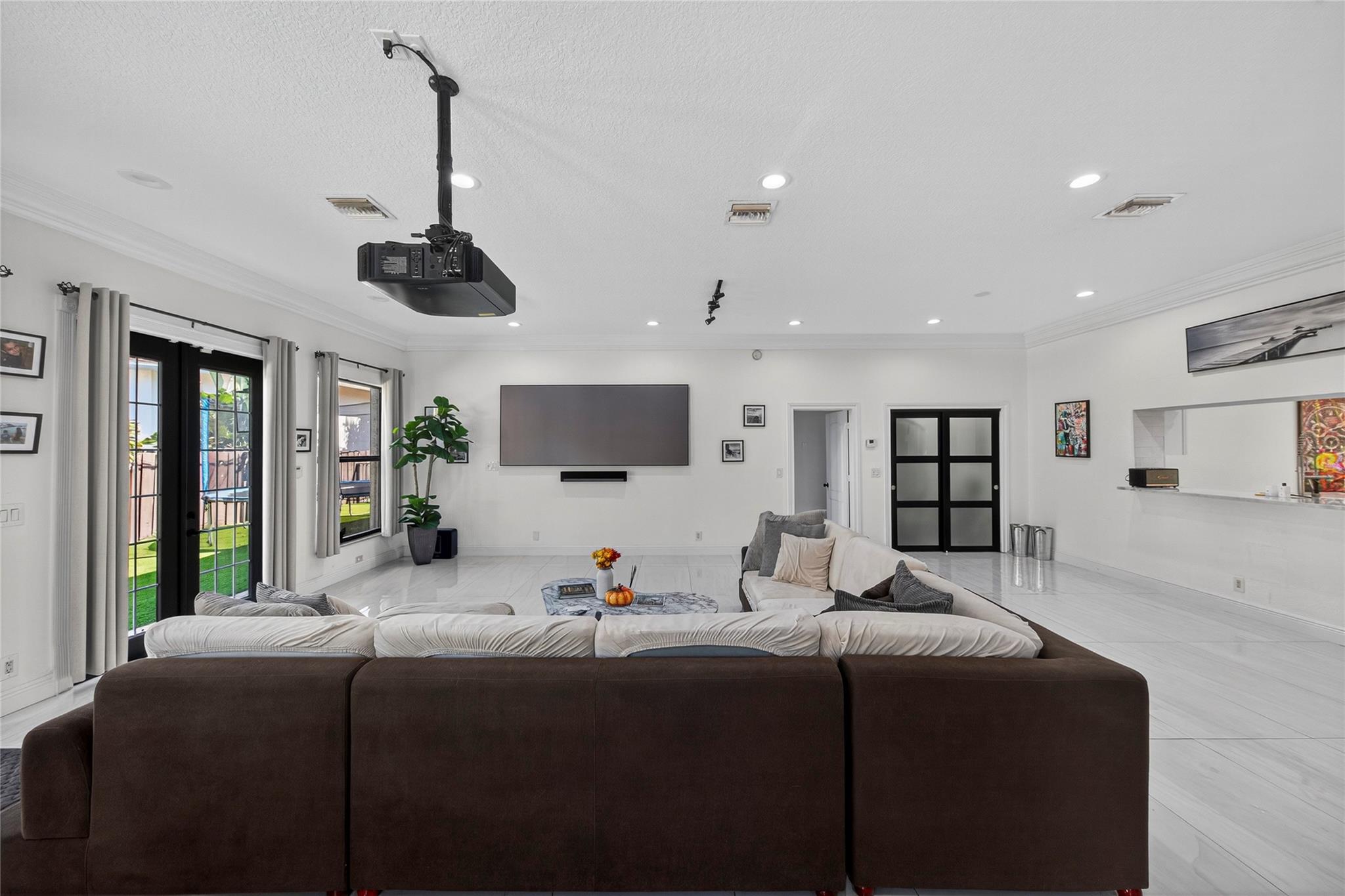 VENETIAN ISLES - Residential