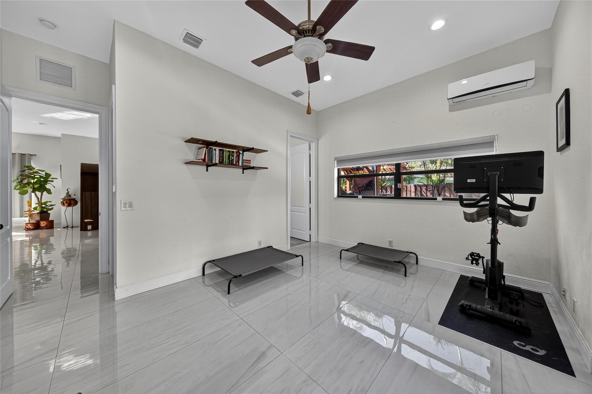 VENETIAN ISLES - Residential