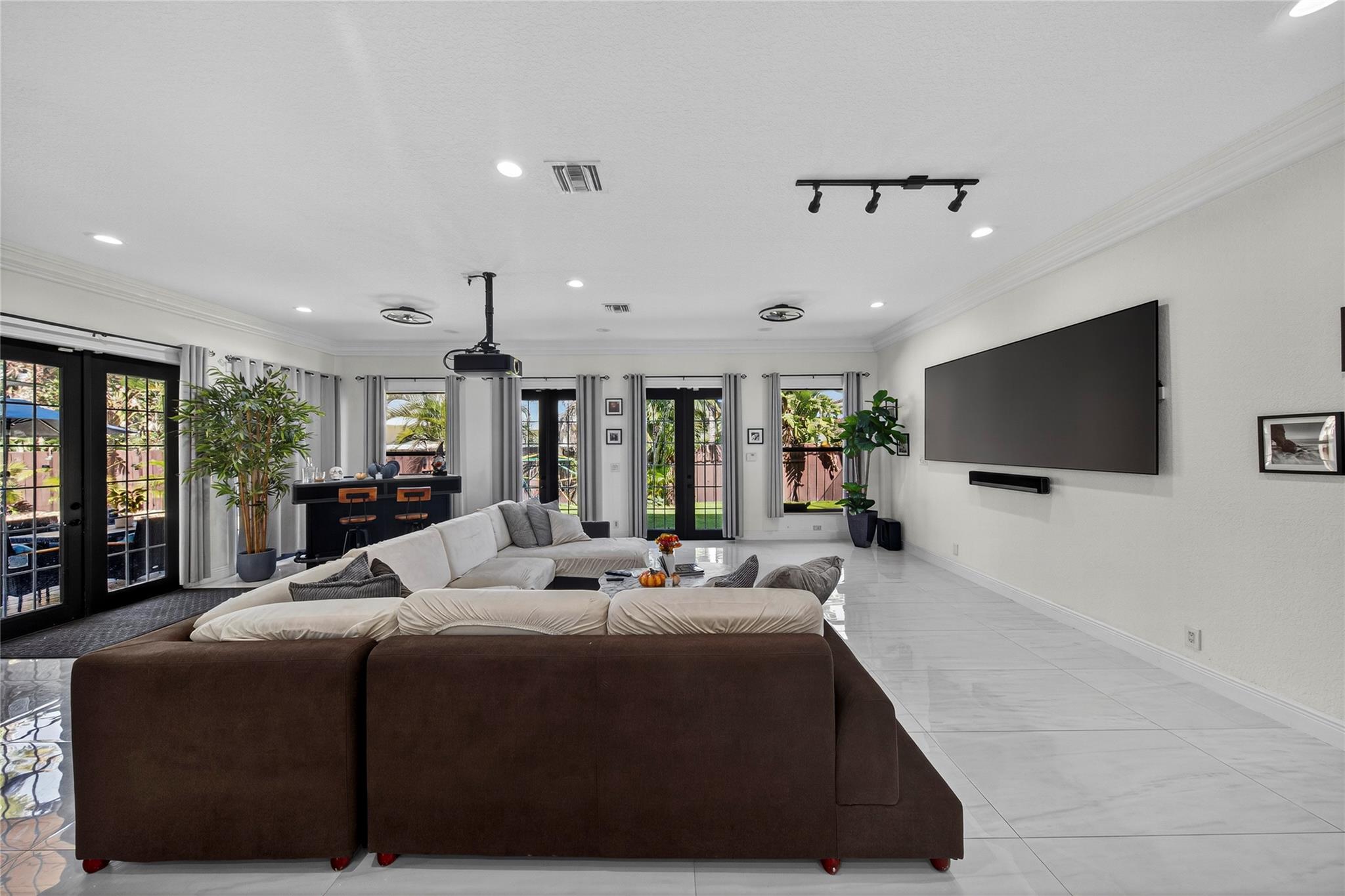 VENETIAN ISLES - Residential