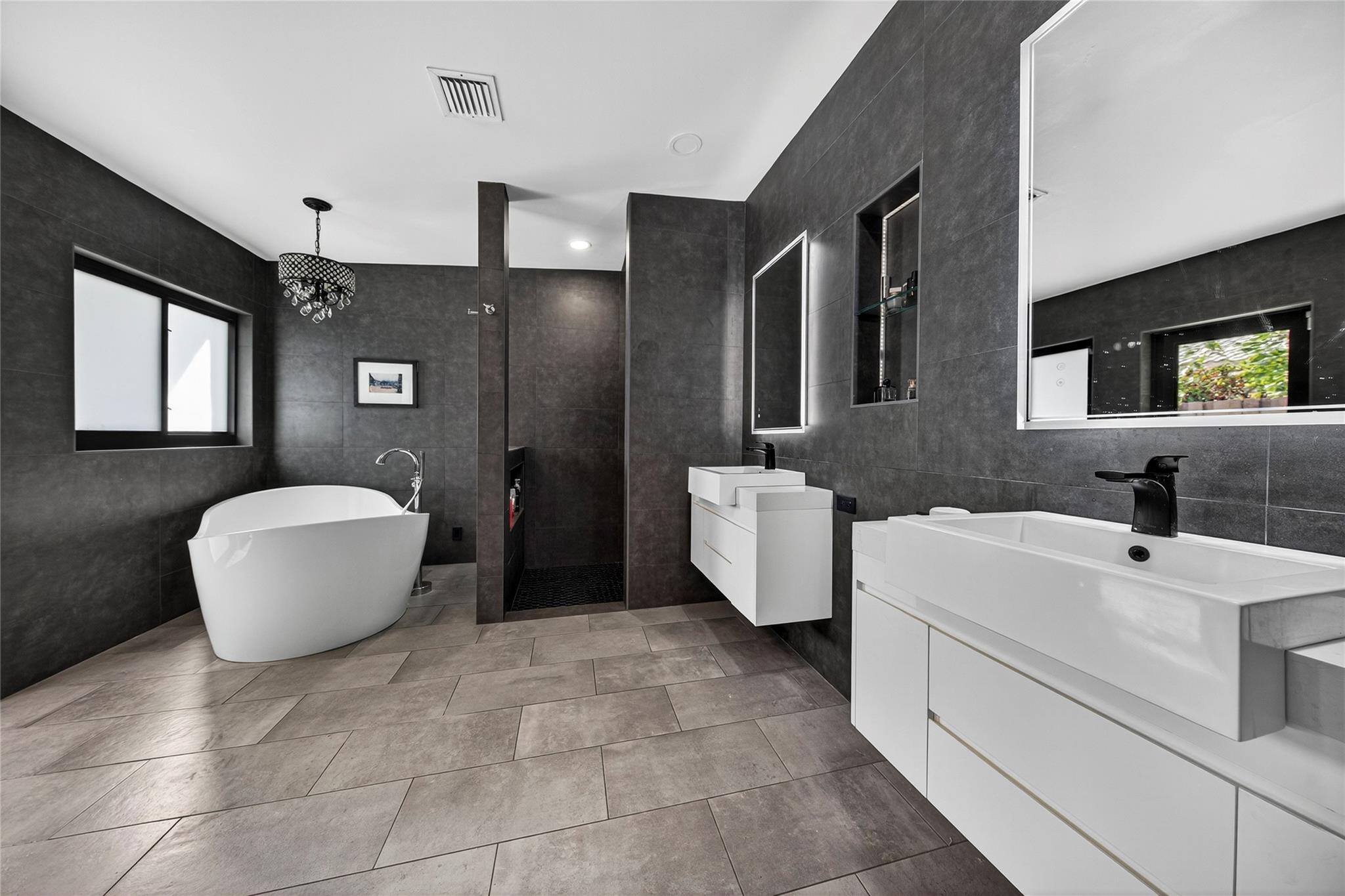 VENETIAN ISLES - Residential