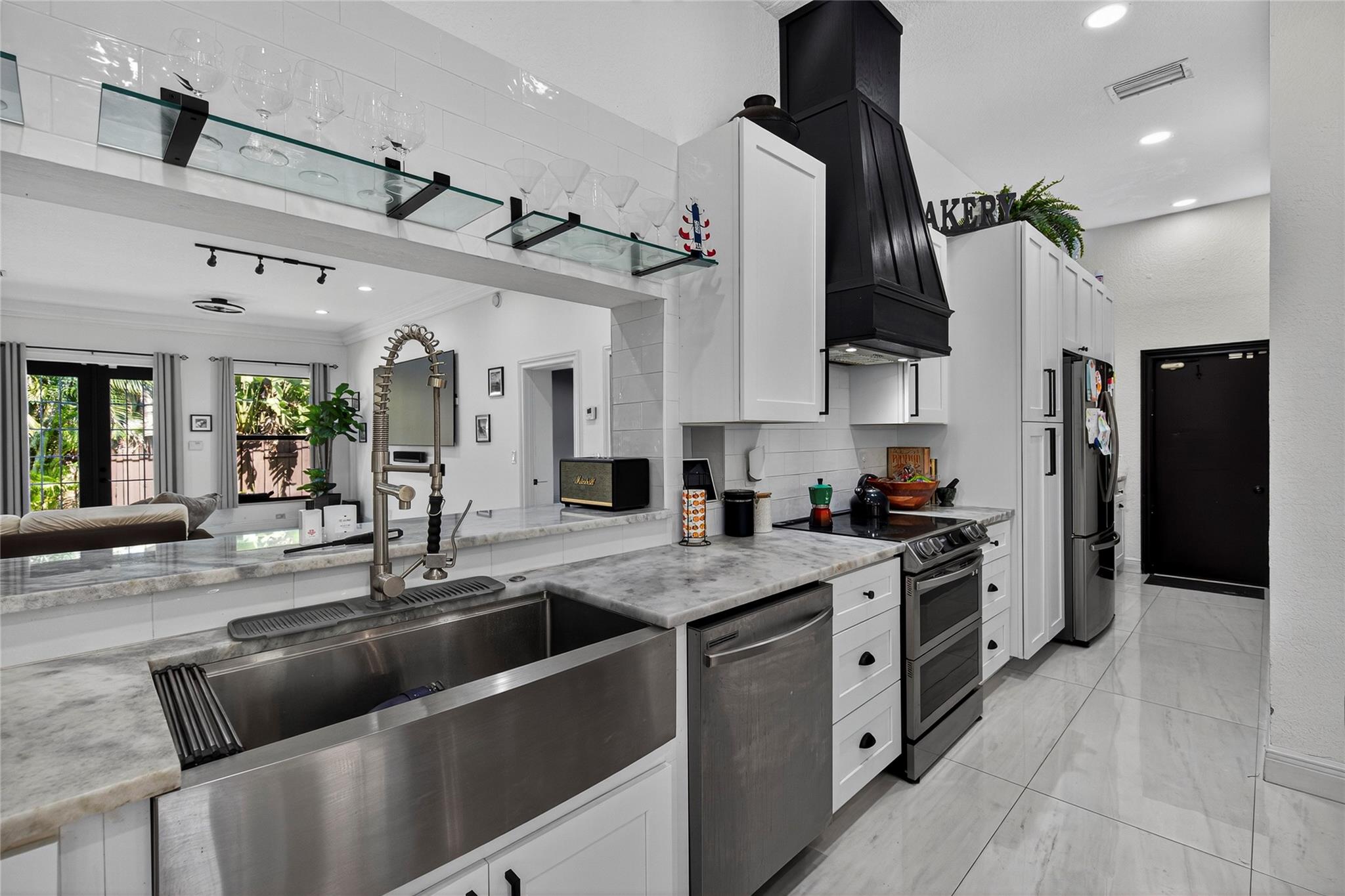 VENETIAN ISLES - Residential