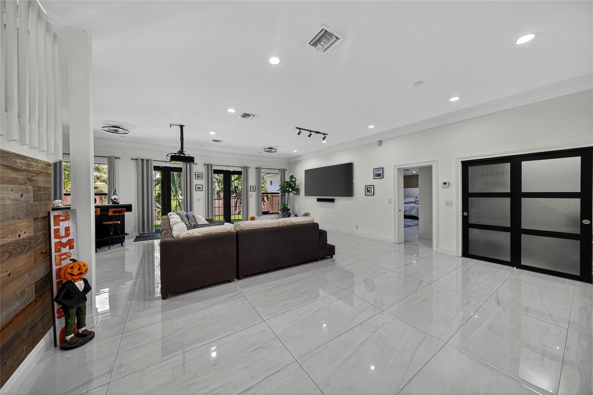 VENETIAN ISLES - Residential