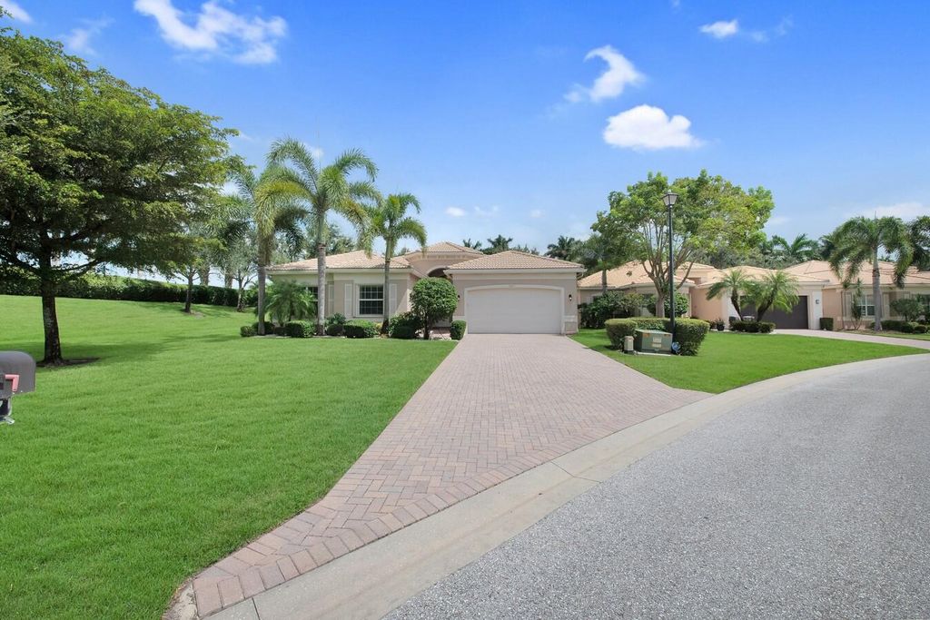 Photo of 9867 Bluefield Drive, Boynton Beach, FL 33473 (MLS # R11017574)