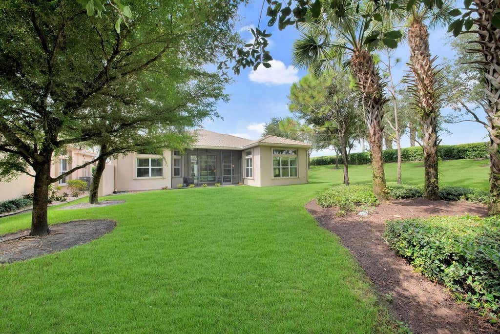 Photo of 9867 Bluefield Drive, Boynton Beach, FL 33473 (MLS # R11017574)