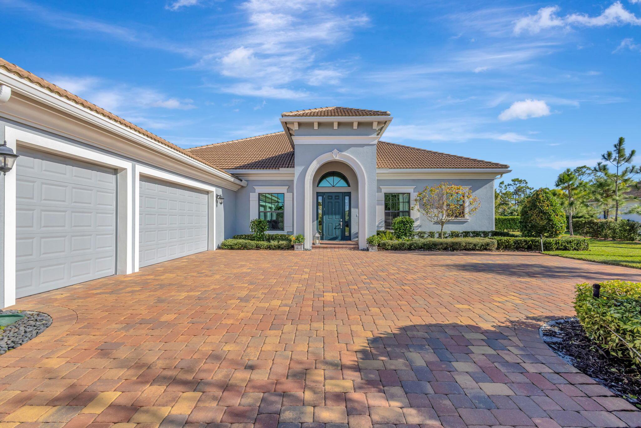 2865 SW English Garden Drive