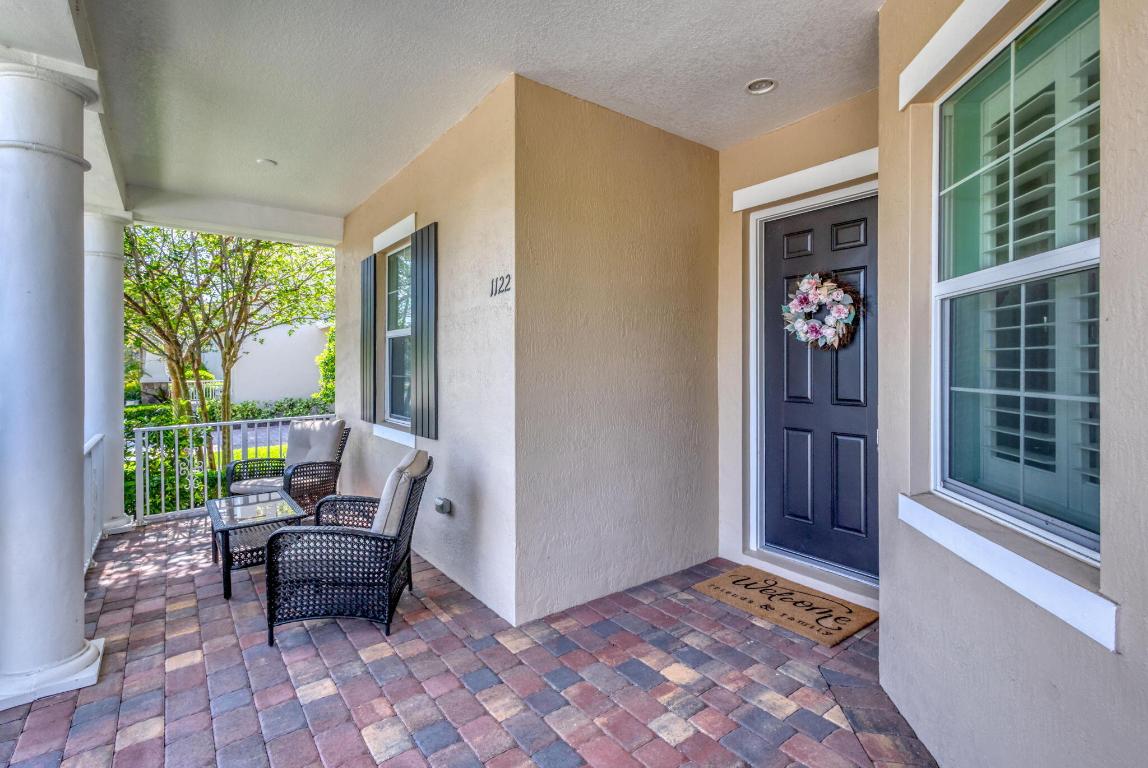 1122 S Prescott Drive