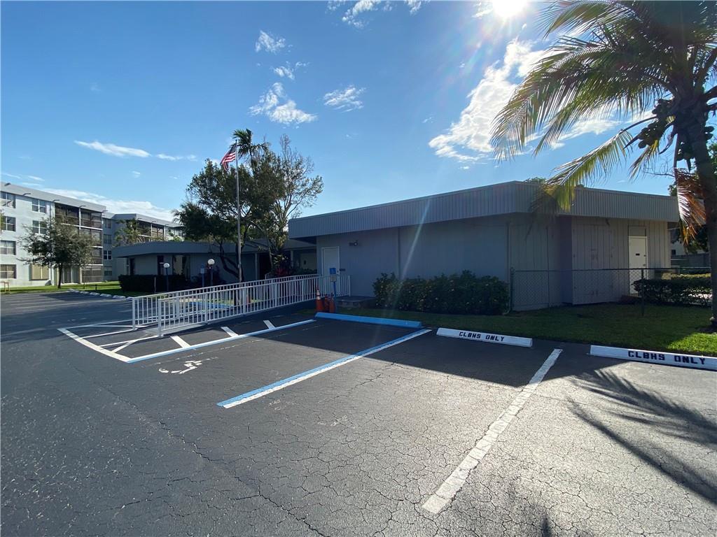 Royal Park Condonminiums - Residential