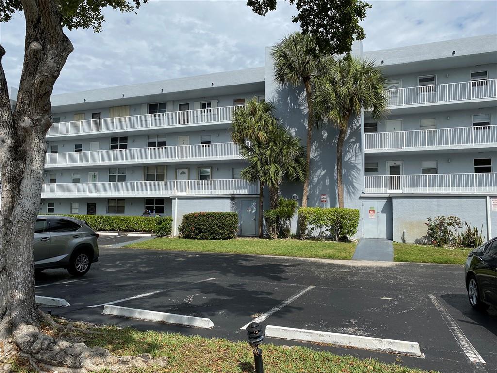 Royal Park Condonminiums - Residential