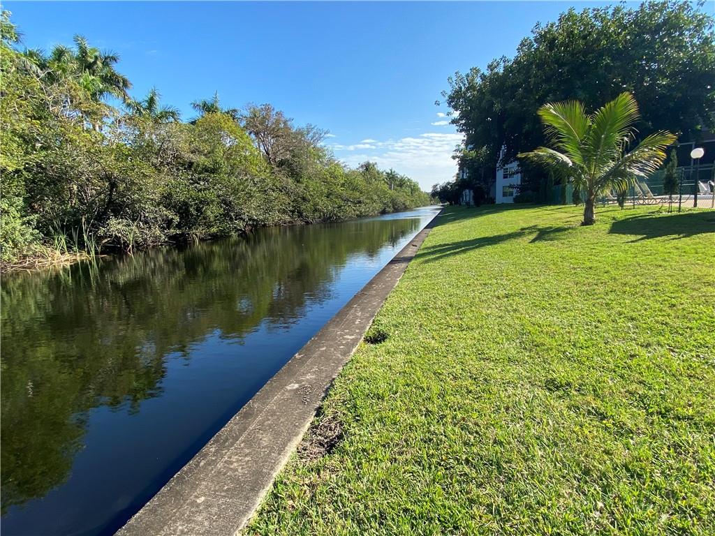 Royal Park Condonminiums - Residential