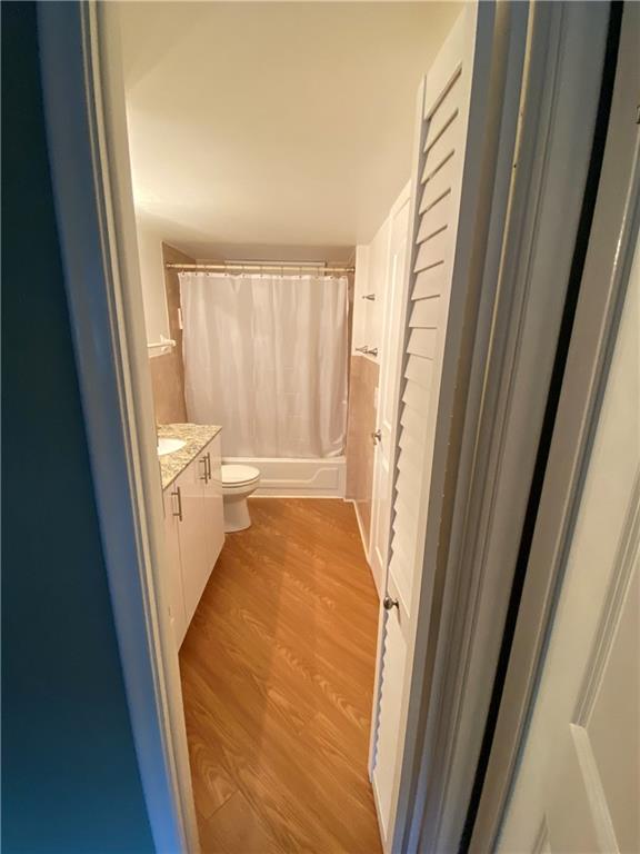 Royal Park Condonminiums - Residential