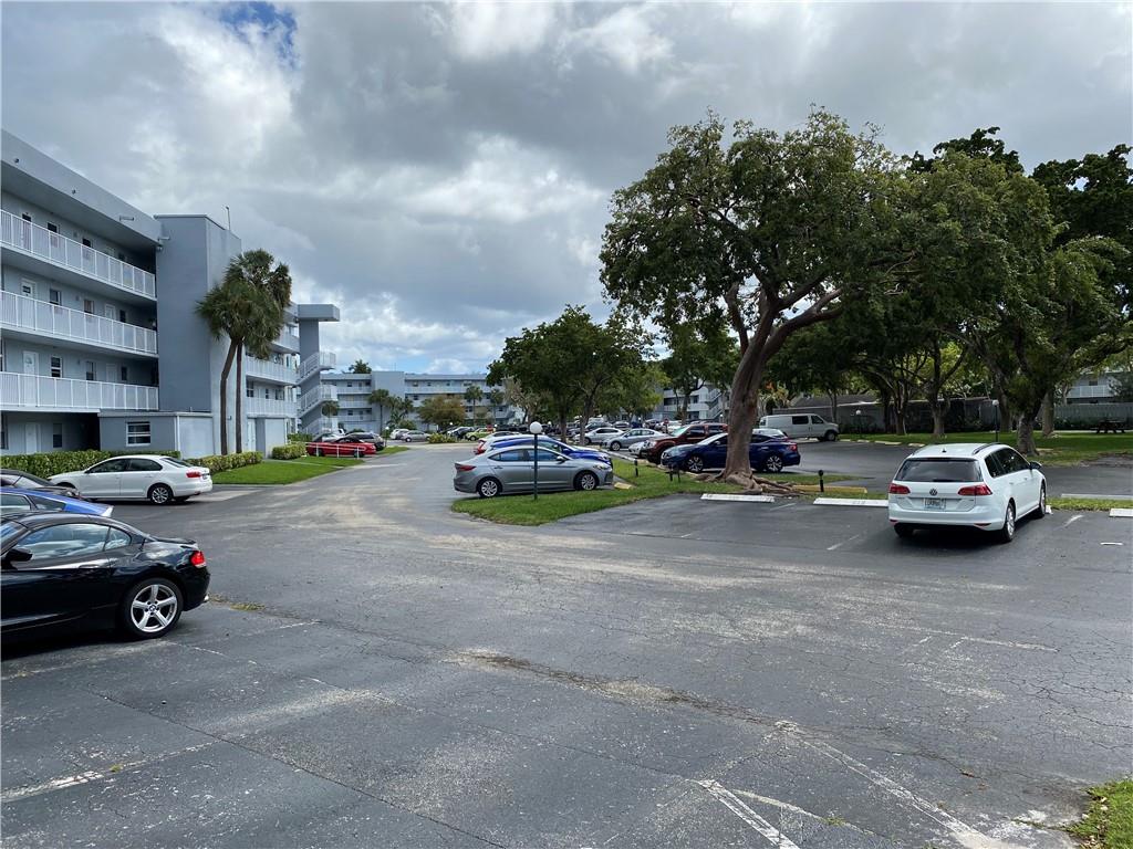 Royal Park Condonminiums - Residential