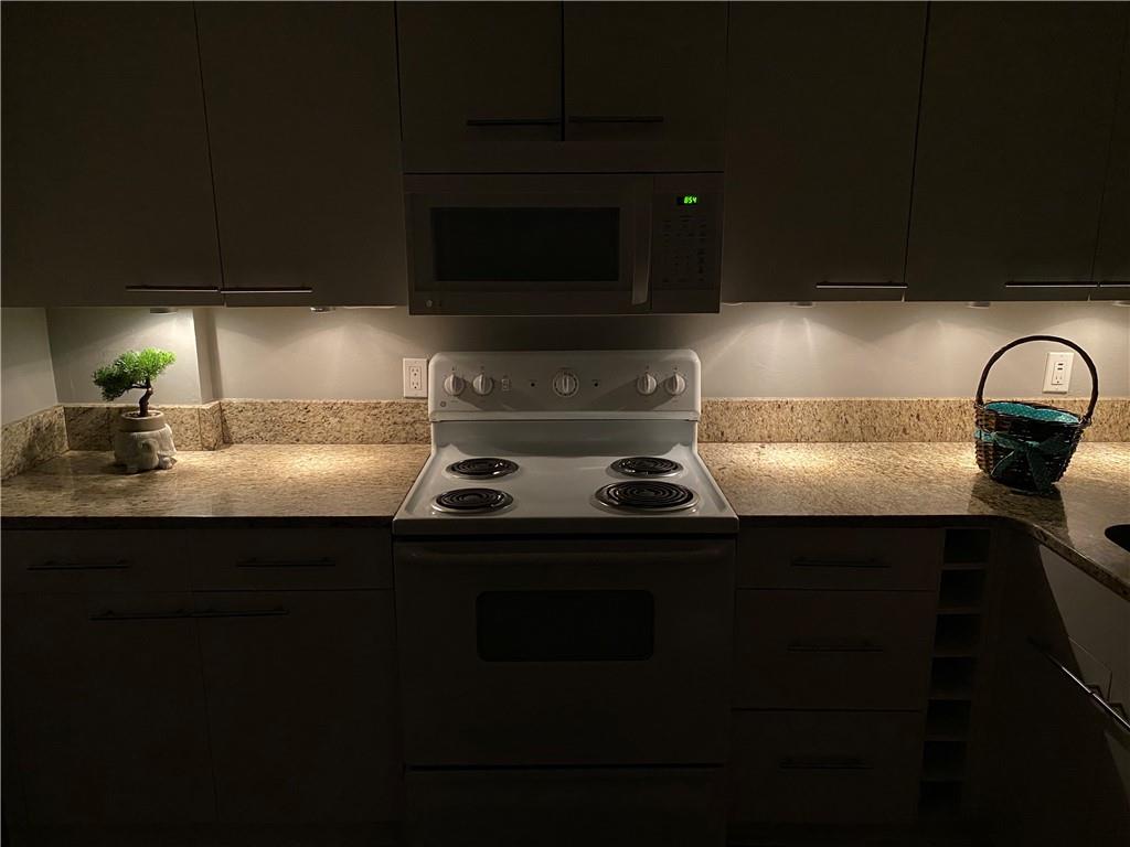 Royal Park Condonminiums - Residential