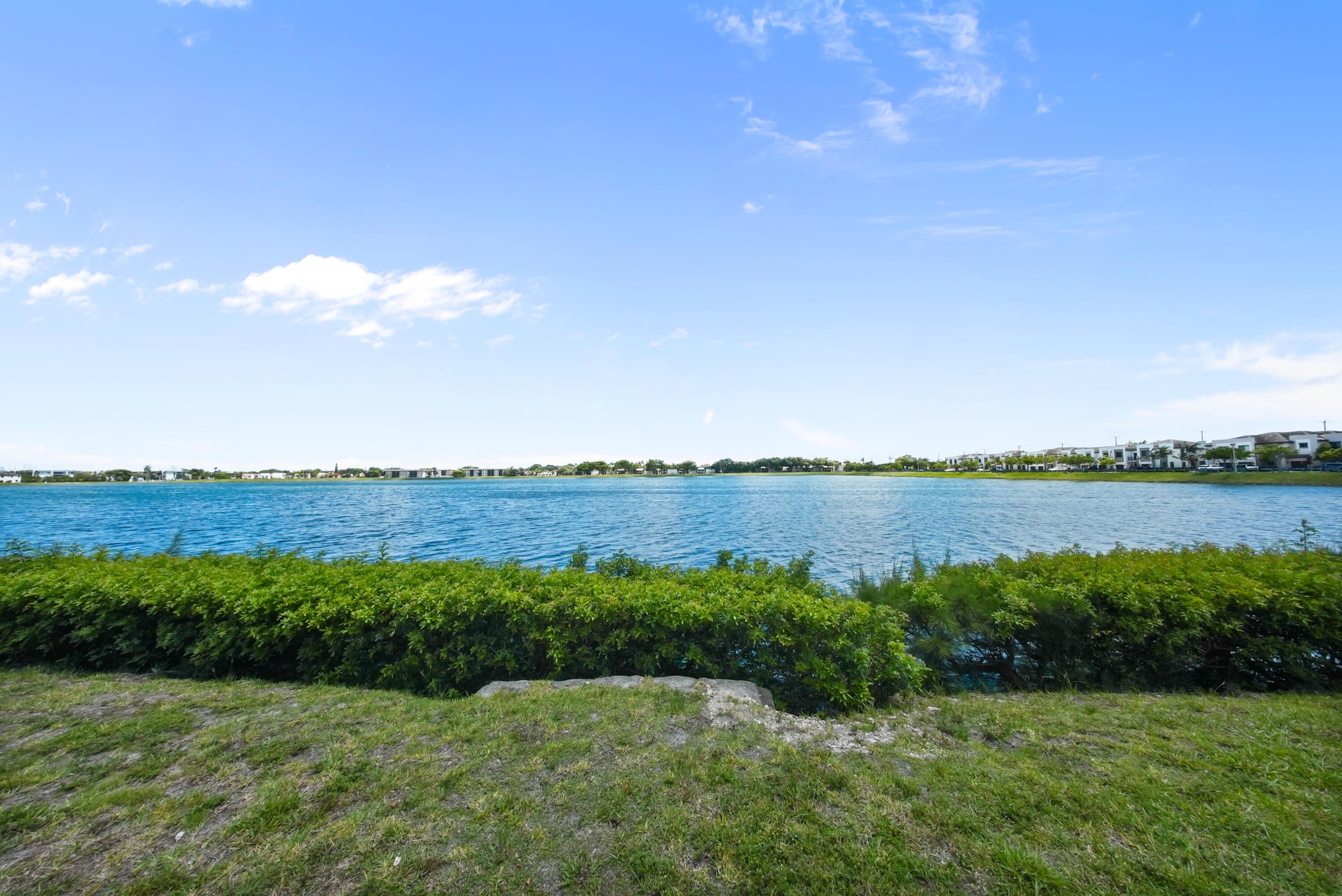 20860 San Simeon Way 1096, Miami FL 33179