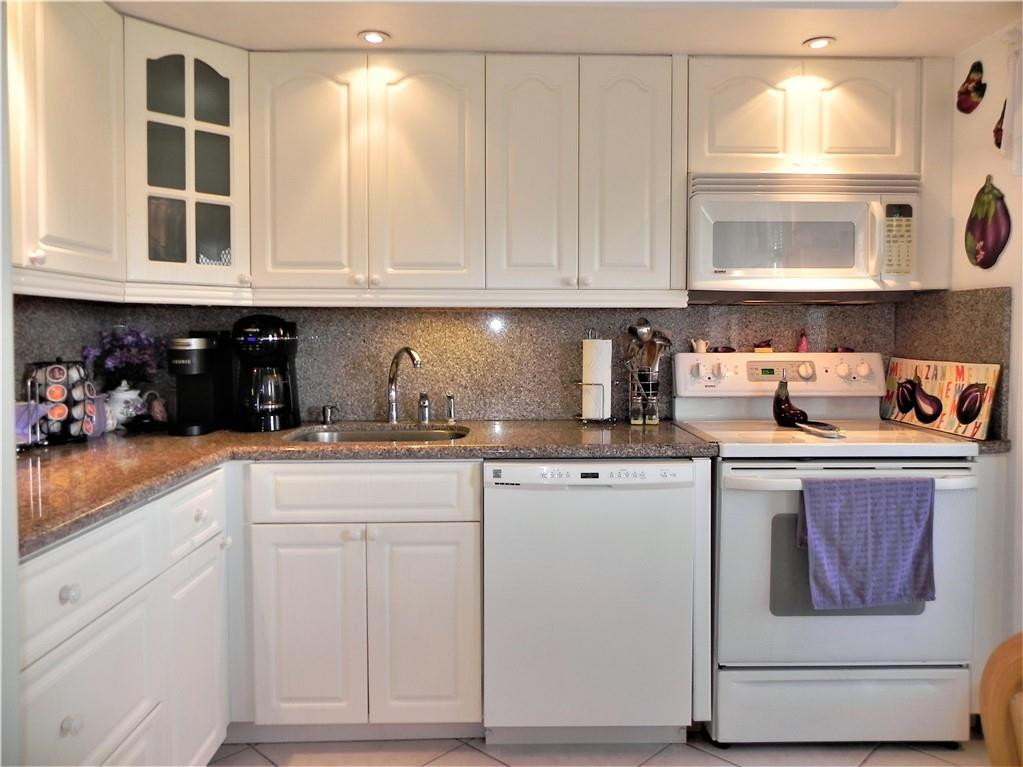 HILLCREST COUNTRY CLUB - Residential