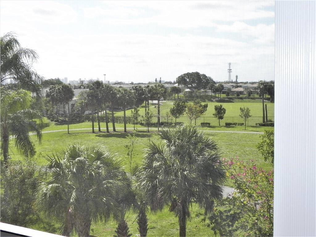 HILLCREST COUNTRY CLUB - Residential