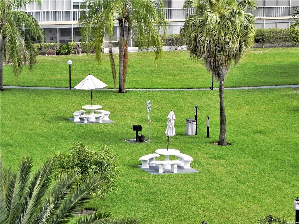 HILLCREST COUNTRY CLUB - Residential