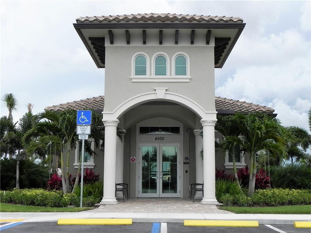 HILLCREST COUNTRY CLUB - Residential