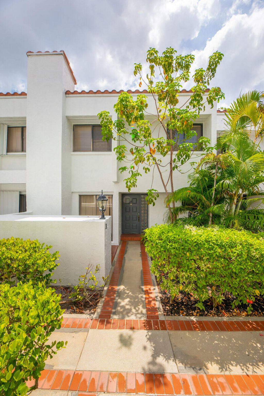 Photo of 5201 NE 14th Terrace #3, Fort Lauderdale, FL 33334 (MLS # B26048763)