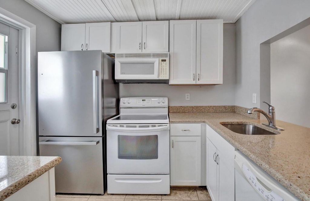 Photo of 4025 N Federal Highway #212a, Oakland Park, FL 33308 (MLS # R11082498)