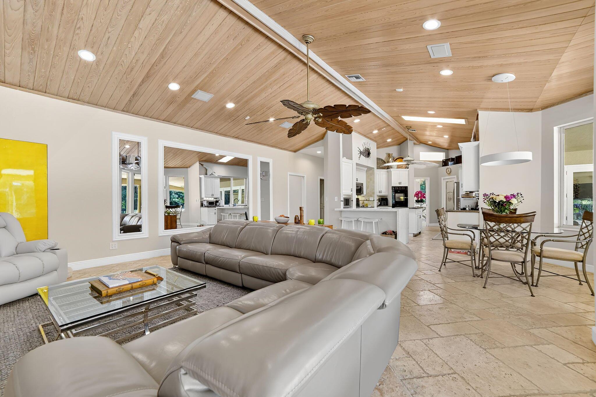 WHISPERING WOODS - Residential