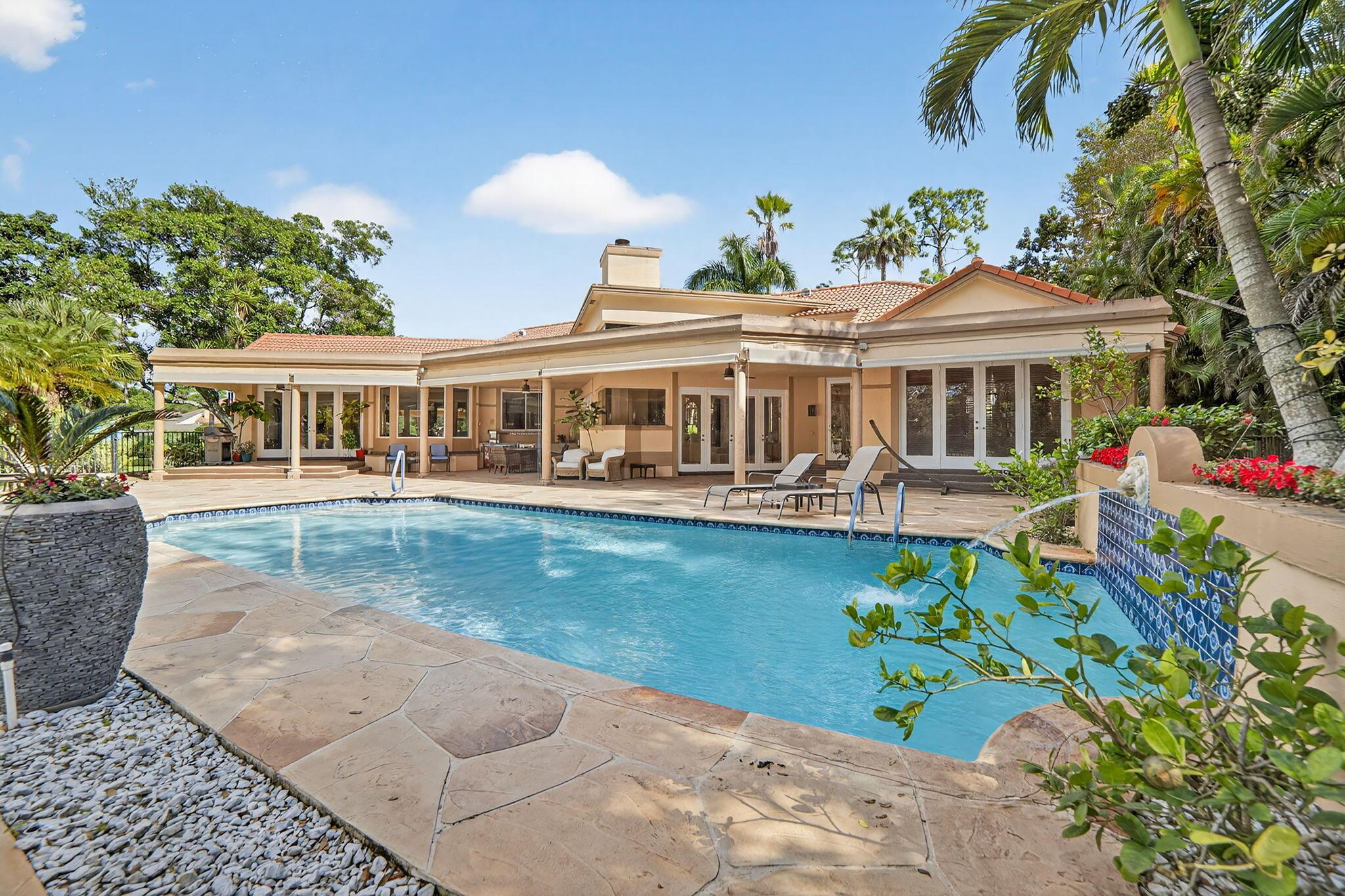 WHISPERING WOODS - Residential