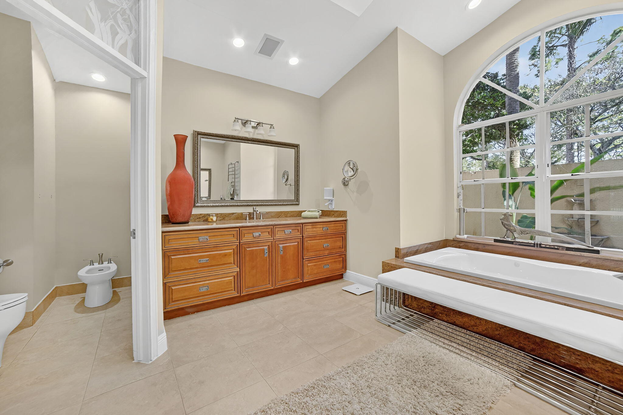 WHISPERING WOODS - Residential