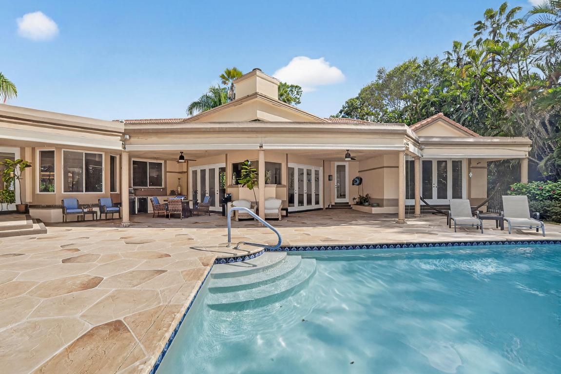 WHISPERING WOODS - Residential